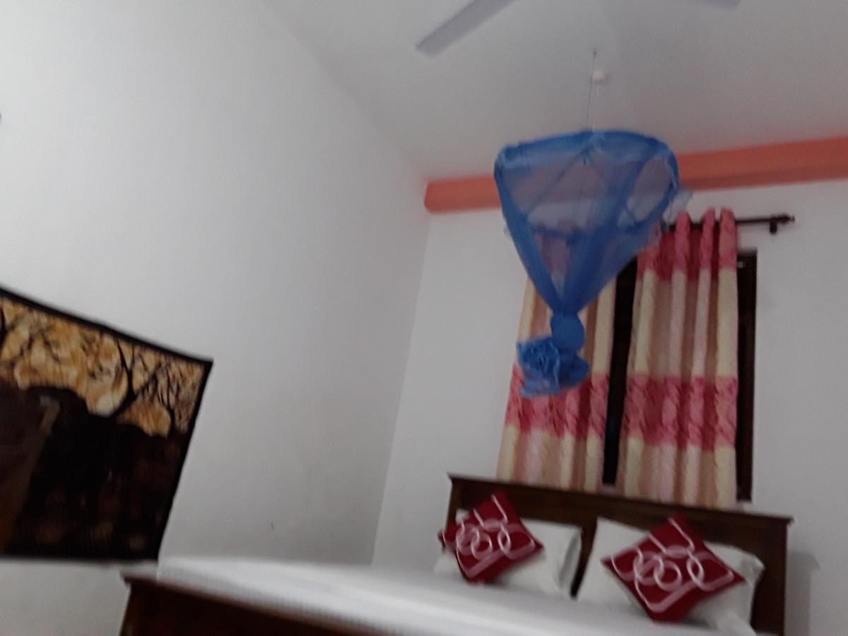 Darshani Hikka Villa ヒッカドゥワ エクステリア 写真